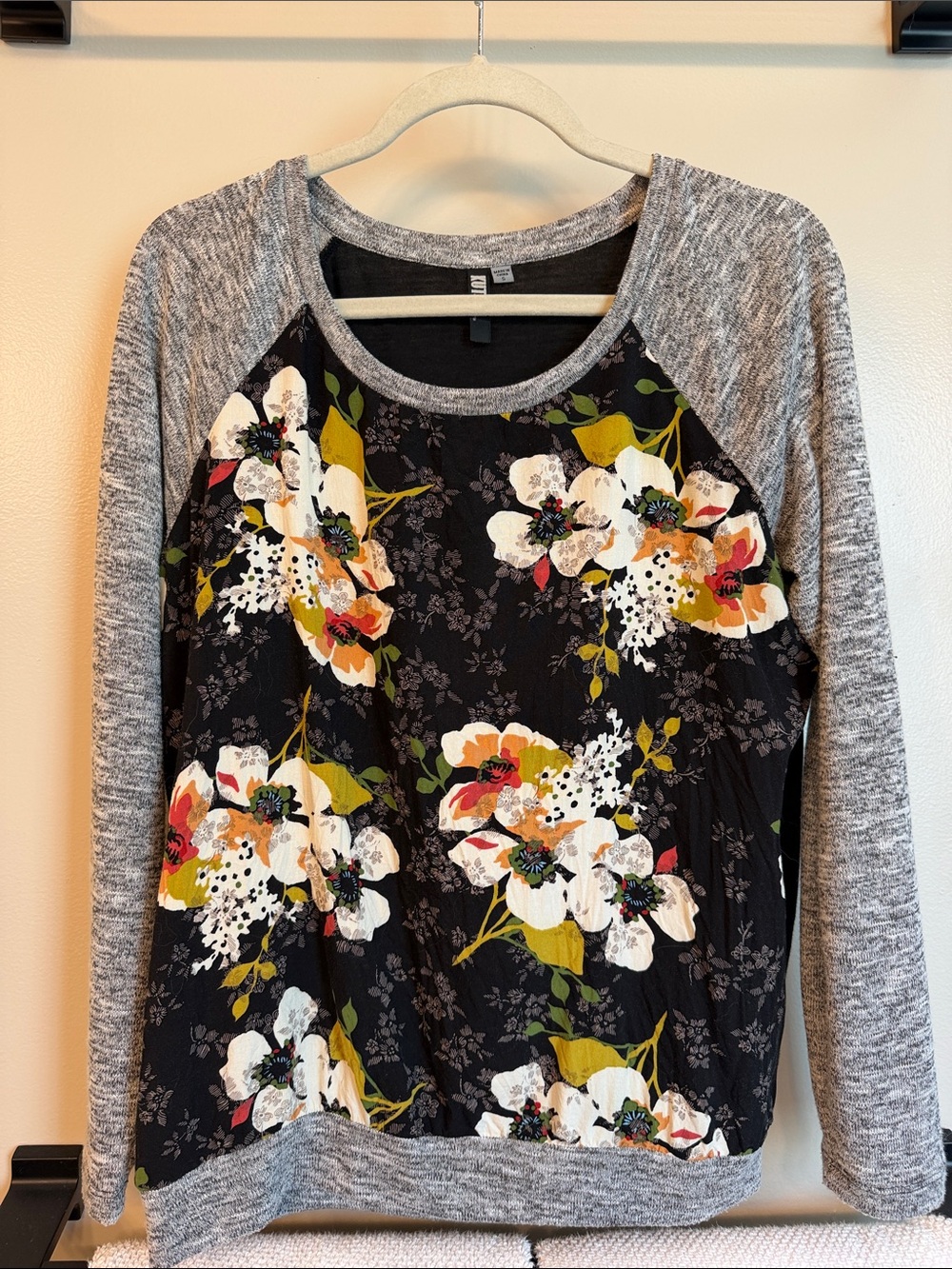 Kut from the Kloth Black Floral Raglan Top with Long Gray Sleeves